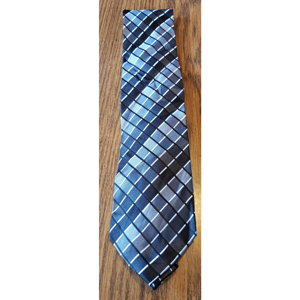 Wembley Black and Silver Square Pattern Men's Silk Necktie Tie